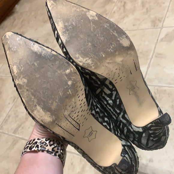 Bella Vita animal print heels. Sz 8.5 M - Picture 5 of 7
